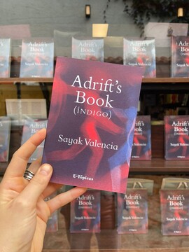 ¡Ya llegó Adrift's Book de Sayak Valencia!